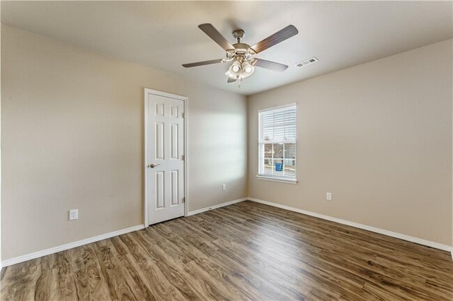 Building Photo - 1008 Vista St