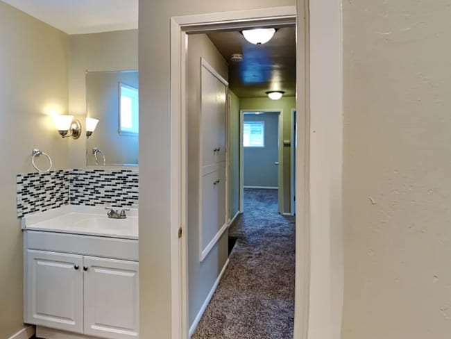 Building Photo - 7734 S Mission Dr