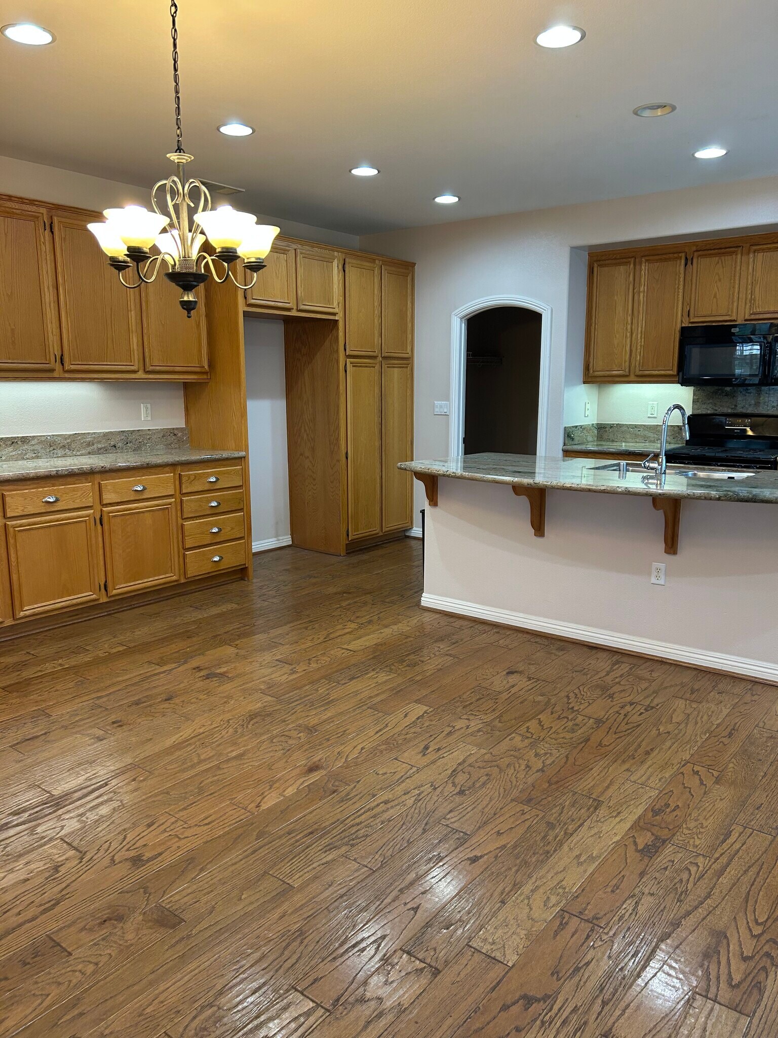 Building Photo - 8008 Hazeltine Ln