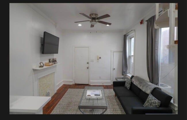 Building Photo - 47TH_1128