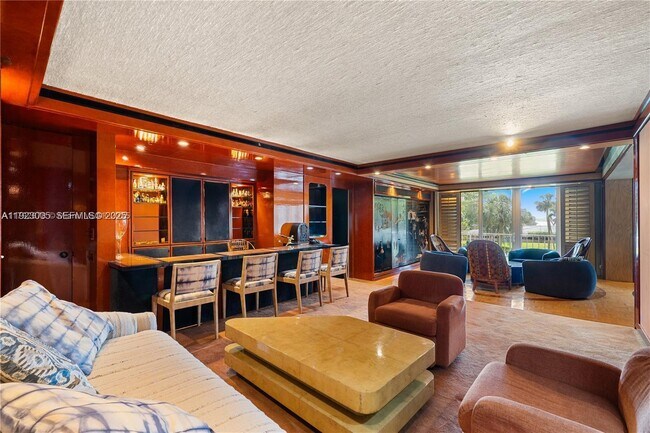 Building Photo - 11111 Biscayne Blvd