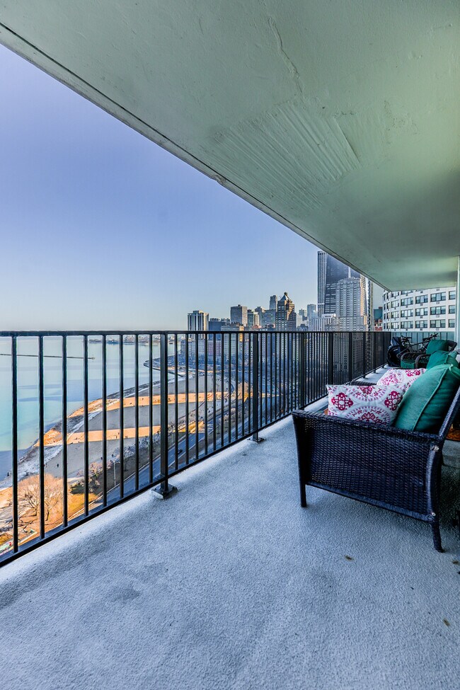 Building Photo - 1212 N Lake Shore Dr