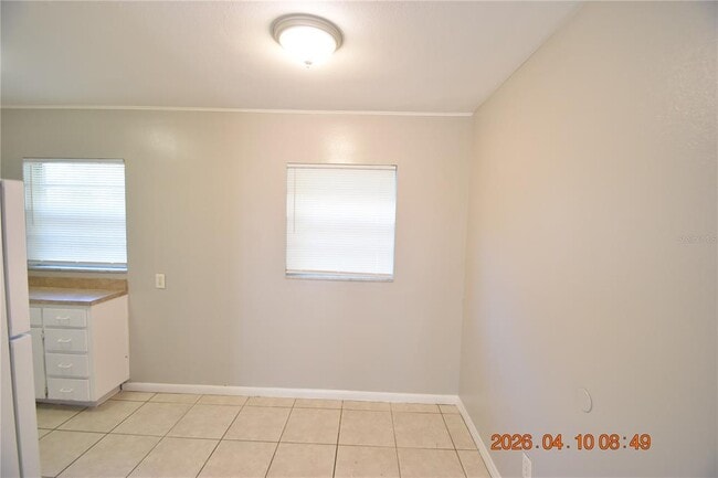 Building Photo - 10922 Hyacinth Ave