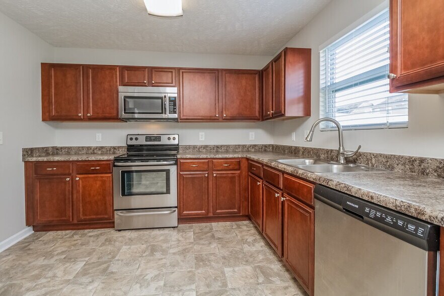 Building Photo - 3427 Country Almond Way