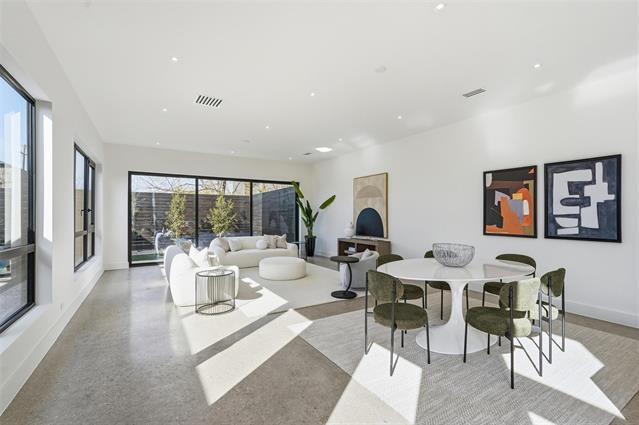 Building Photo - 6801 Tyree St