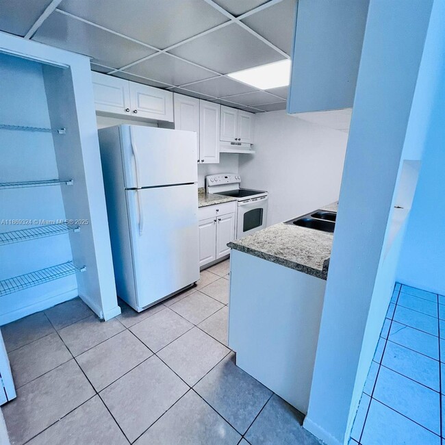 Building Photo - 5721 Blueberry Ct