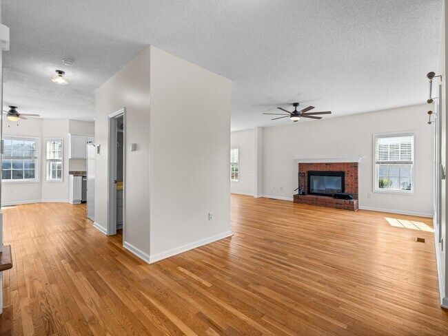 Building Photo - 217 Derby Downs Dr