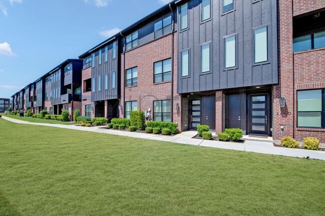 Building Photo - 2802 Addison Park Ln