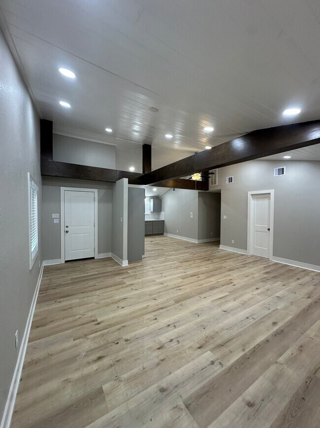 Building Photo - 8223 Wallis St