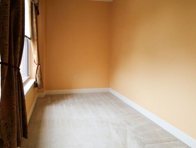 Building Photo - Bright & spacious 1Bd+ office alcove /1bth...