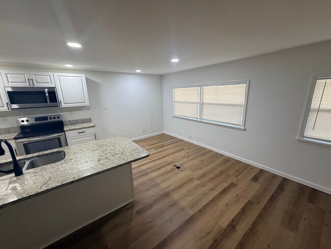Building Photo - 7412 Western Cir Dr