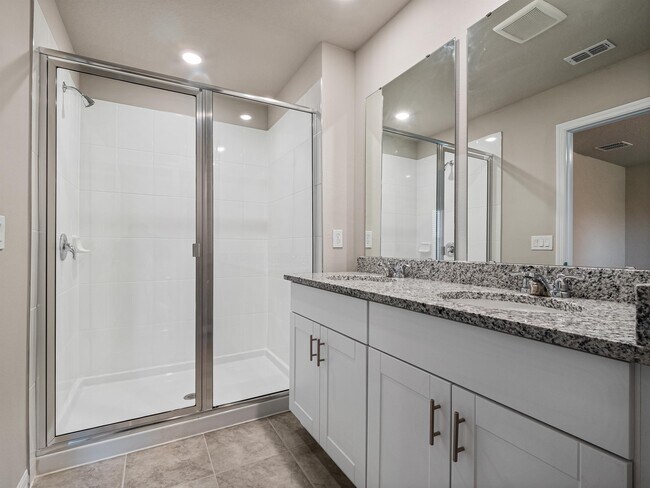 Building Photo - 658 Legacy Lp