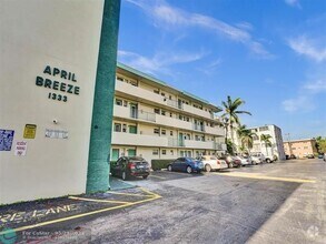 Building Photo - 1333 E Hallandale Beach Blvd