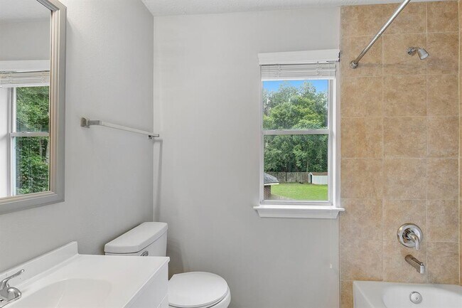 Building Photo - 18111 Stone Trail Manor Dr