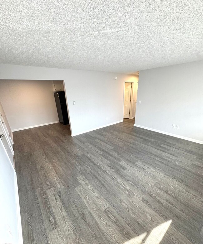 Building Photo - 1006 Marilyn Ct