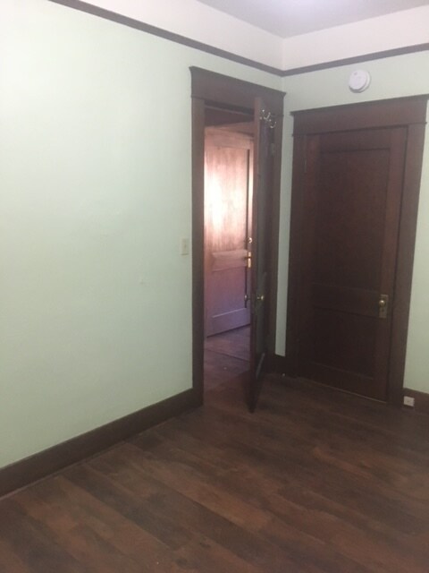 2nd BR entry / closet - 4940 Cedar St