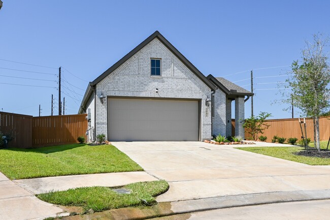 Primary Photo - 3057 Pensacola Dr