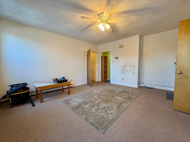 Building Photo - 26 Saint James St