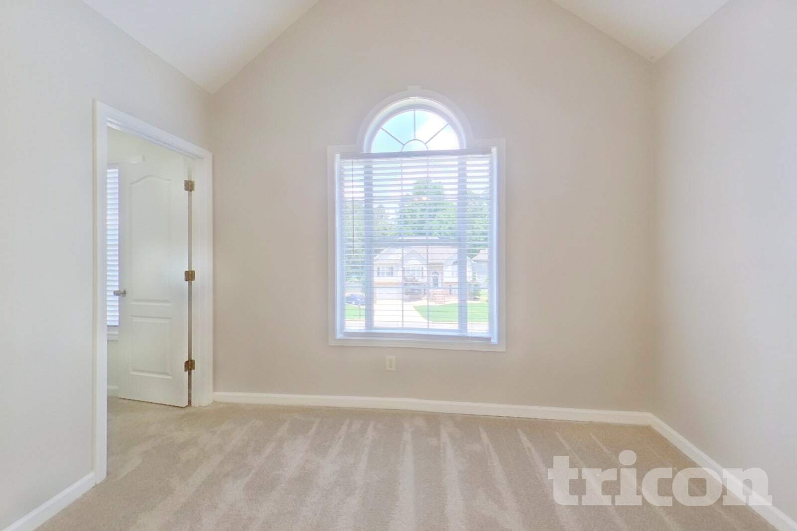 Building Photo - 12264 Crestwood Ct