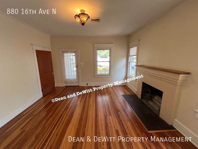 Building Photo - 880 16th Ave N