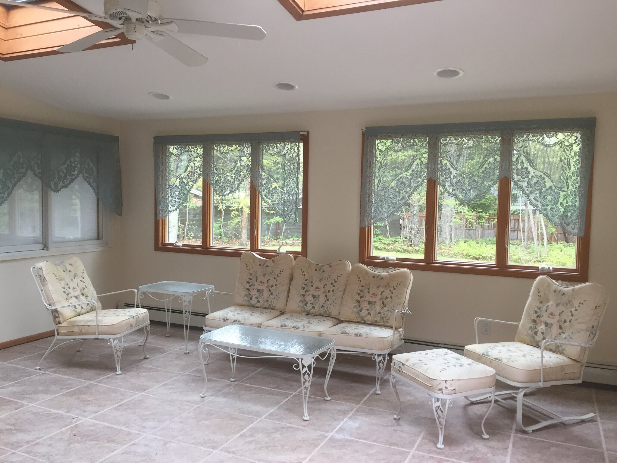 Building Photo - 6 Crab Creek Rd