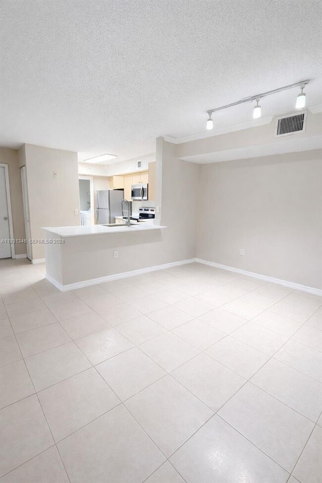 Building Photo - 2494 Centergate Dr