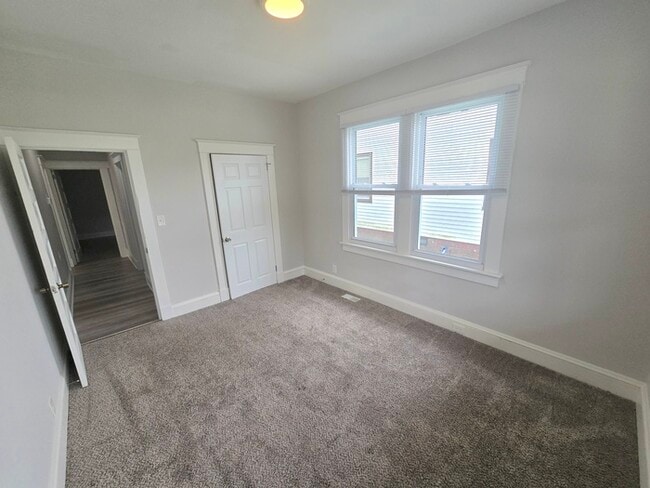 Building Photo - RENOVATED 3 BEDROOM HOME FOR RENT IN OAKWO...