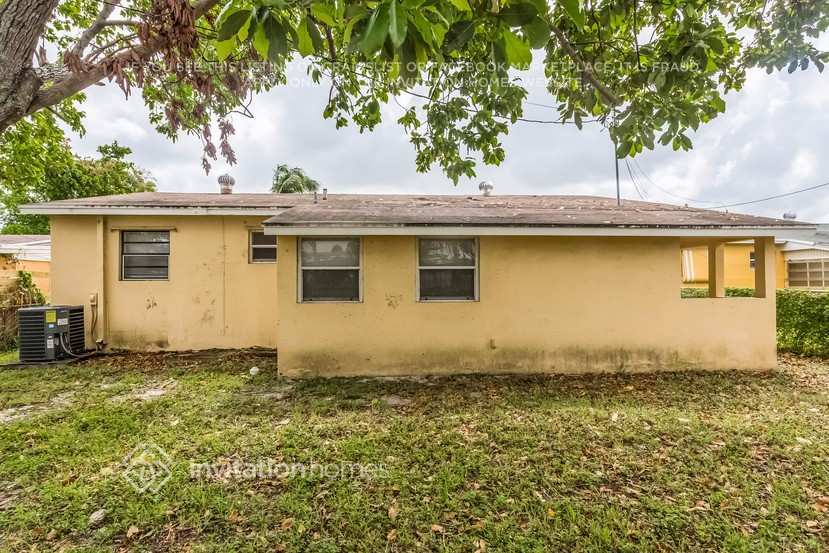 Building Photo - 6315 SW 24th St