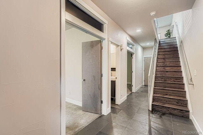 Building Photo - 2915 Umatilla St