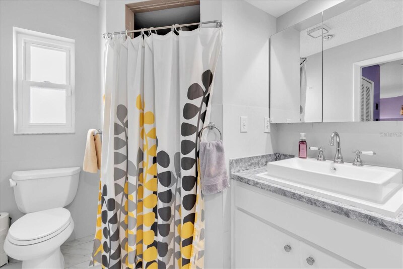 Building Photo - 7099 Pond View Ct