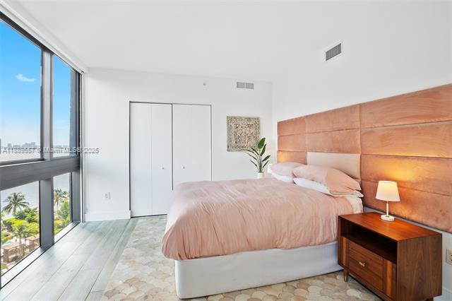 Building Photo - 650 NE 32nd St