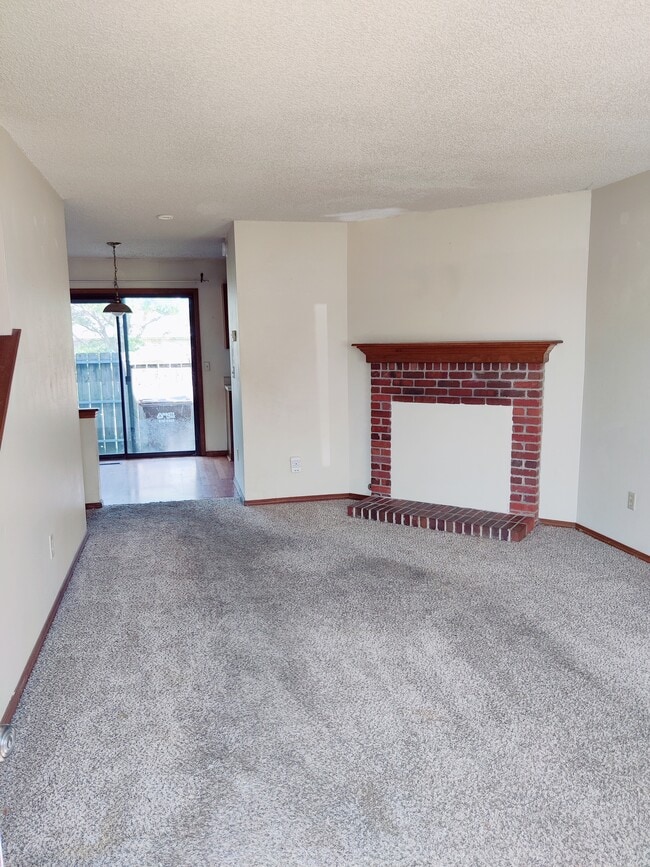 Building Photo - 9108 E Funston St