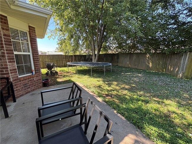 Building Photo - 431 Spicewood Trail