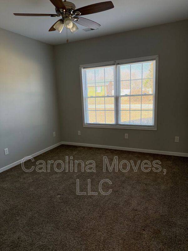 Building Photo - 105 Bismark Dr