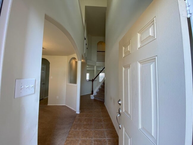 Building Photo - 1515 Daffodil Rd