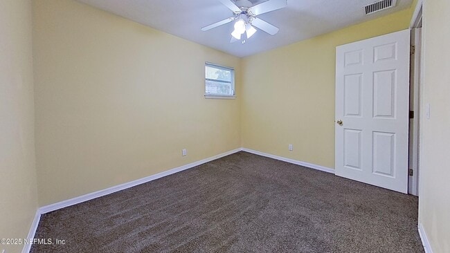 Building Photo - 165 Parkwood Dr W