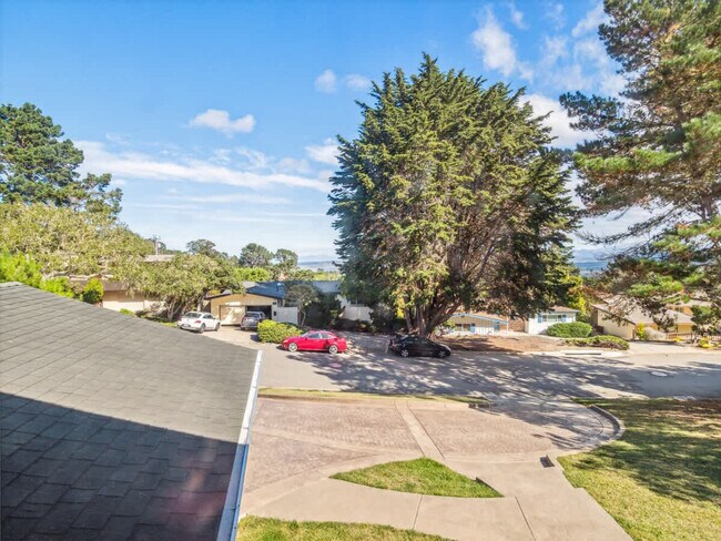 Building Photo - 751 Toyon Dr