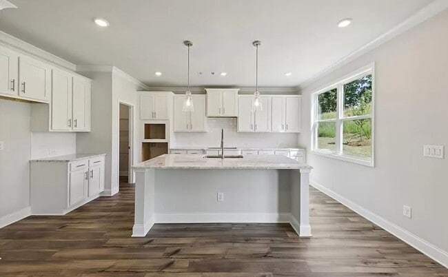 Building Photo - Welcome to Overlook at Marina Bay: Luxury and Comfort Combined