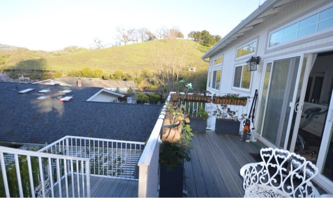 Building Photo - 90 Alta Loma Ct