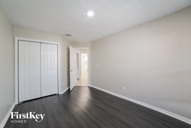 Building Photo - 9812 Cristina Dr