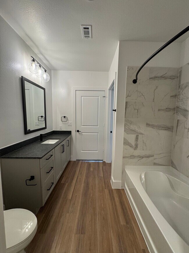 Building Photo - 3701 Raven Trl