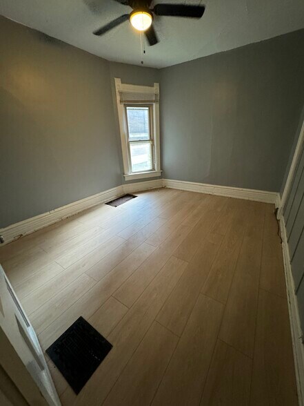 Building Photo - 1600 E Kane Pl