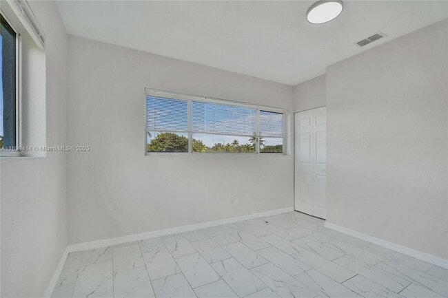 Building Photo - 1945 Calais Dr