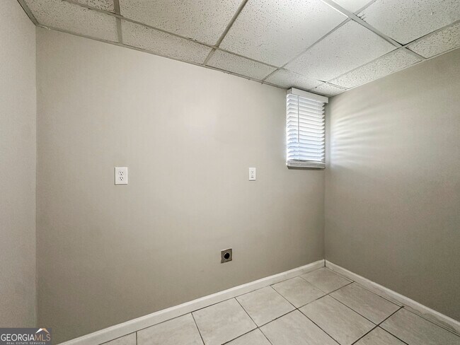 Building Photo - 710 Allen's Landing Dr SE