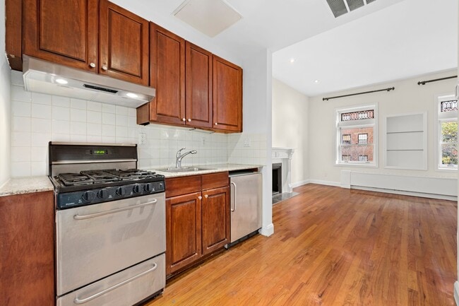 Building Photo - 59 E 73rd St