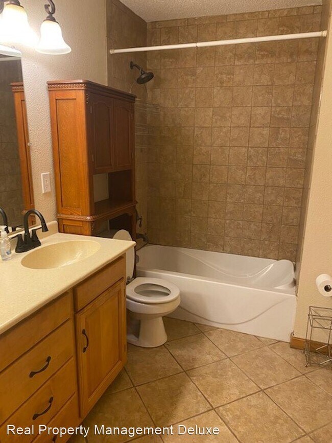 Building Photo - 4 br, 2 bath House - 15199 Warrior Ave