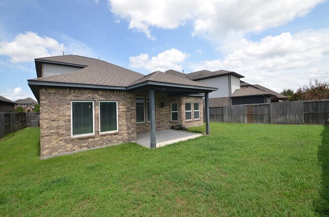 Building Photo - 11134 Honeysuckle Haven Dr