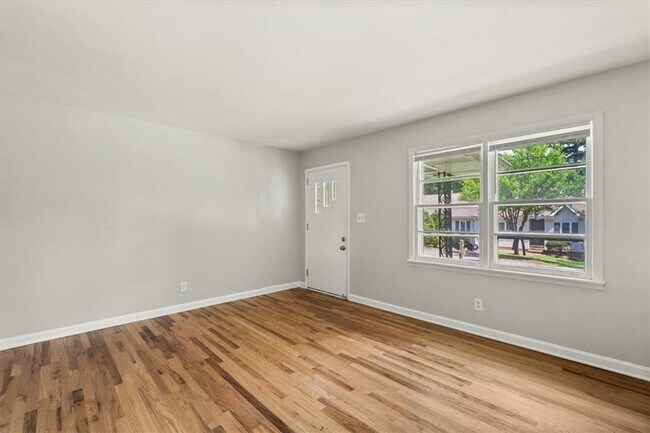 Building Photo - 220 Opal Dr