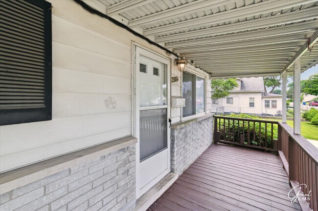 Building Photo - 3 bedroom ranch $1250 - Lease Special