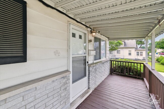 Building Photo - 3 bedroom ranch $1300 - Lease Special